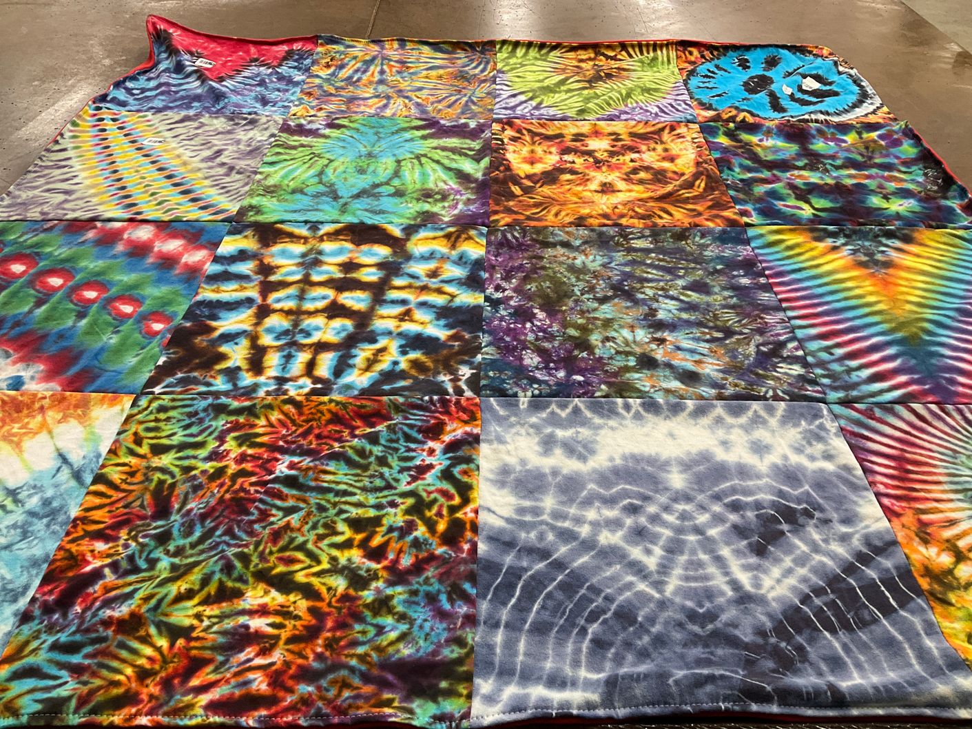 T-shirt quilt with tie dye, crafting themes by Kathy from DC