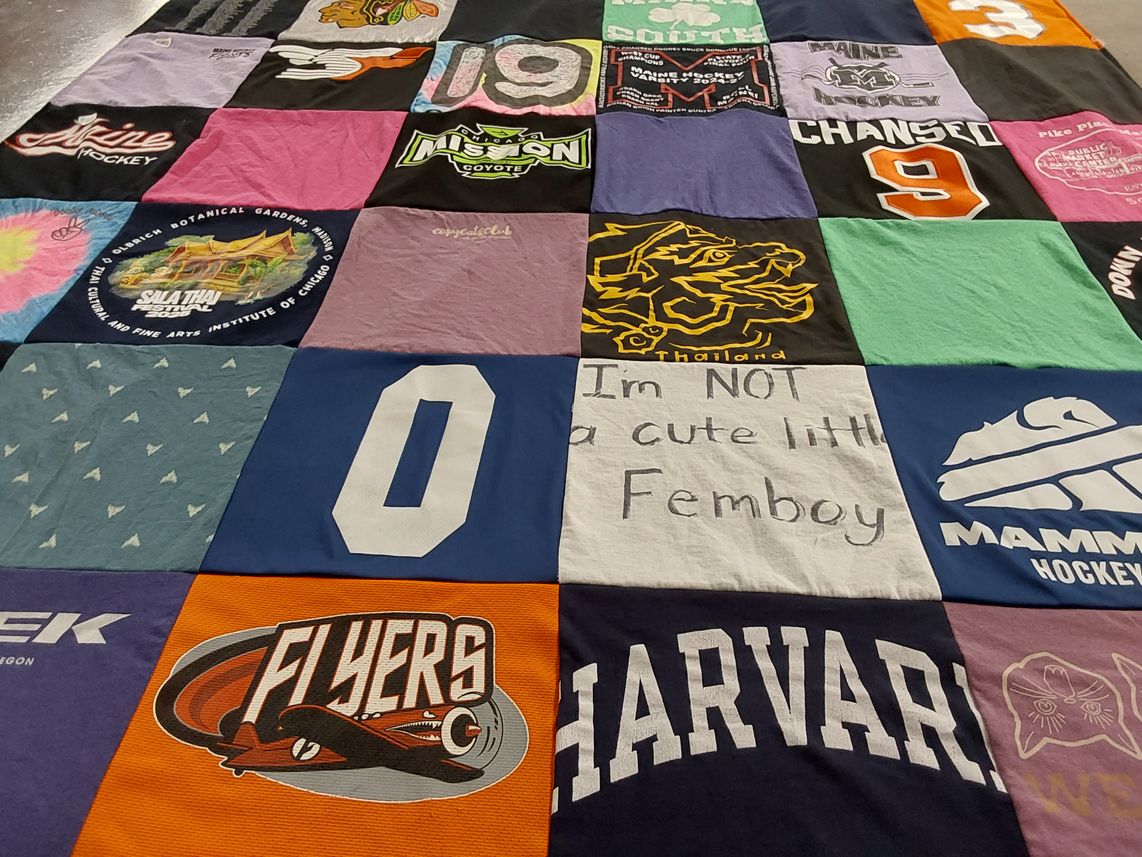 T-shirt quilt featuring maine black bears, flyers by Onuma from IL