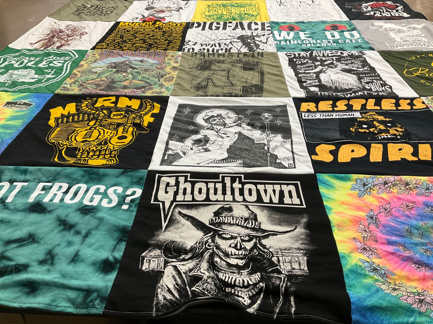 T-shirt quilt with music, art themes by Wattson from MS