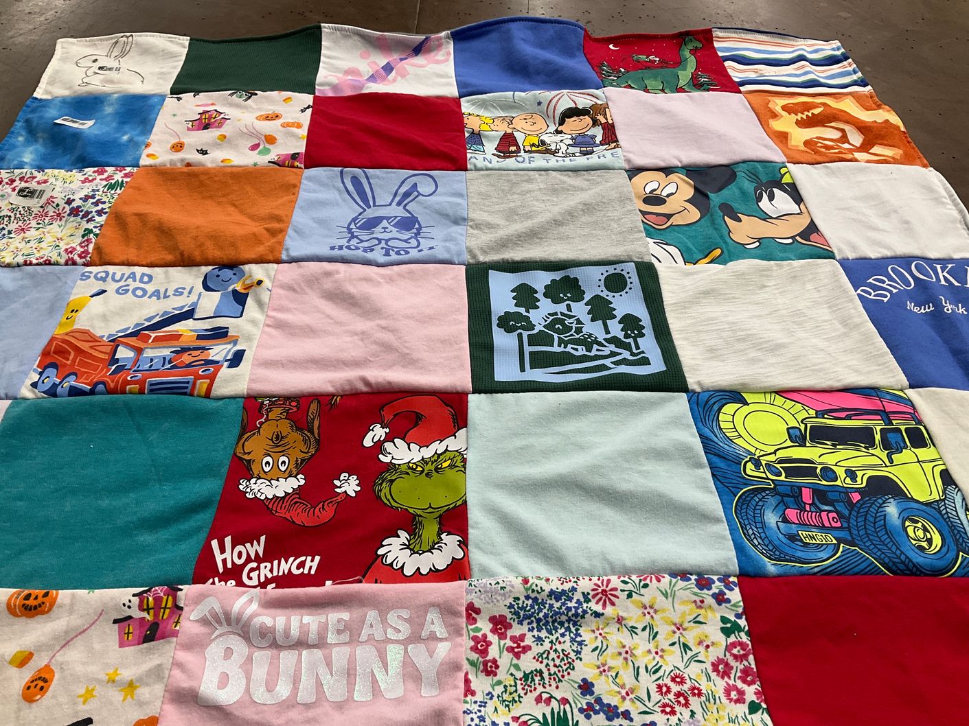 T-shirt quilt with animation, holiday themes by Kayla from NJ