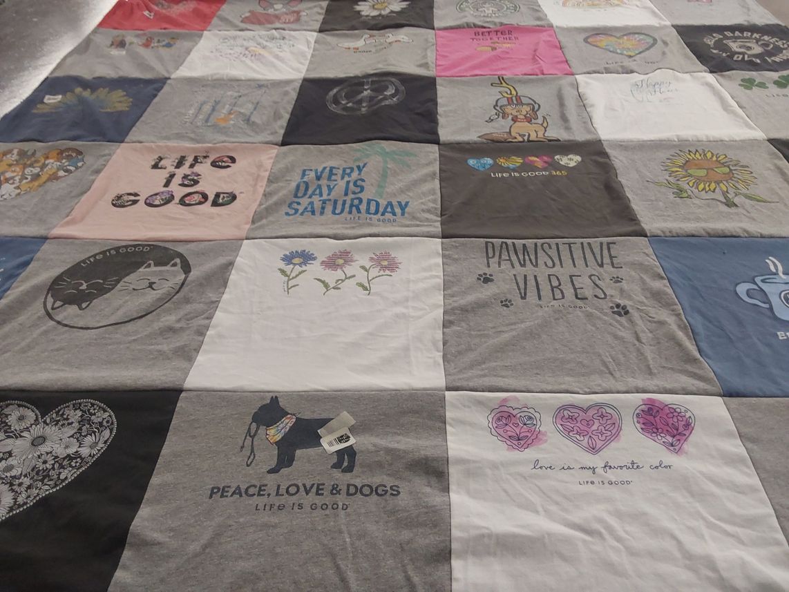 T-shirt quilt with dogs, positivity themes by Kelly from OH