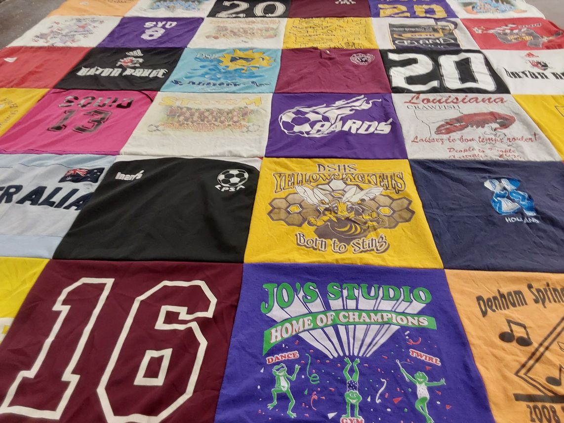 T-shirt quilt featuring yellowjackets by Lynda from LA