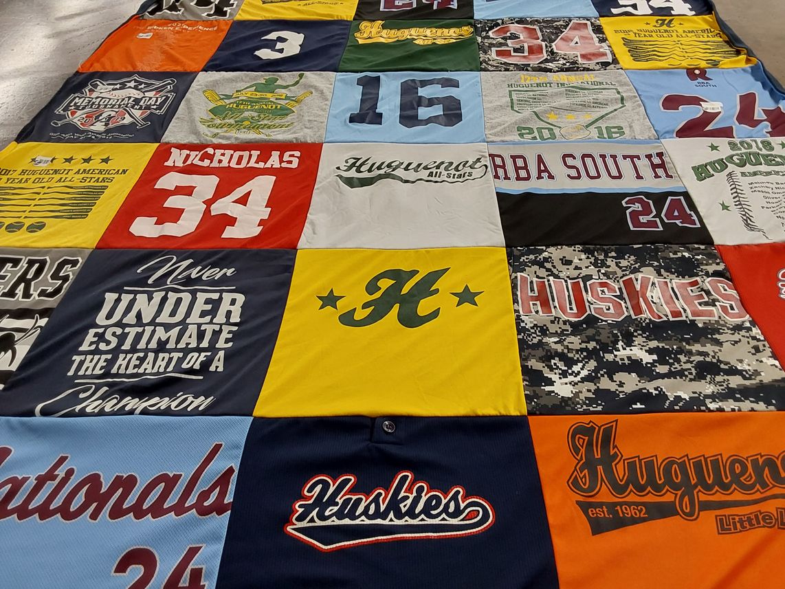 T-shirt quilt featuring huskies by Lulan from VA
