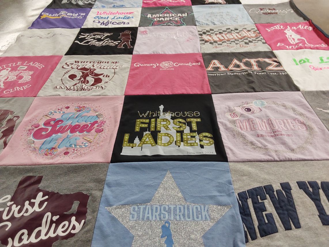 T-shirt quilt from syracuse university by Leigh from TX