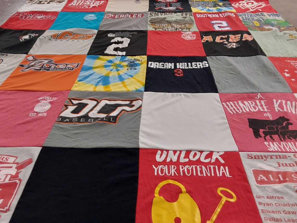 T-shirt quilt from smyrna middle school by Jen from DE
