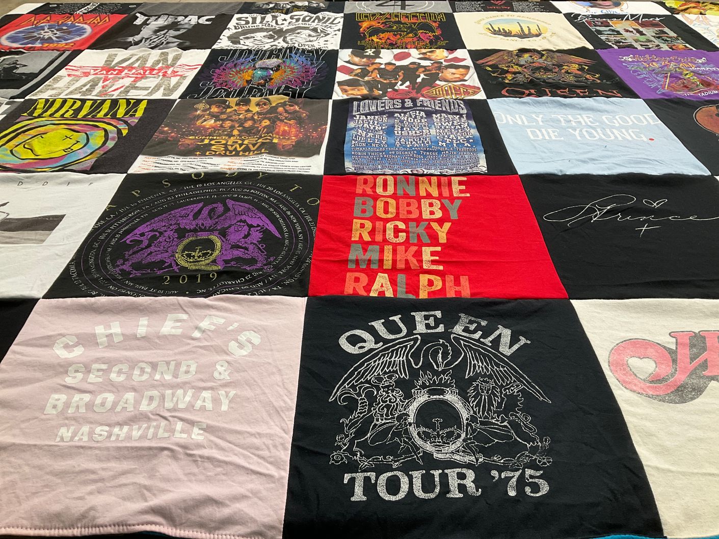T-shirt quilt with music, concerts themes by Juli from MT