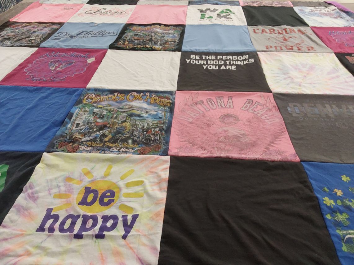 T-shirt quilt with beach, cats themes by Cynthia from FL