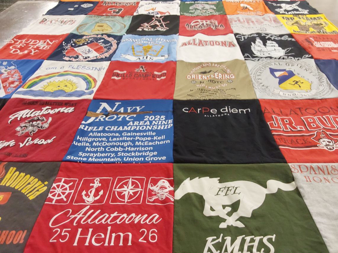 T-shirt quilt from allatoona high school by Lesley from GA