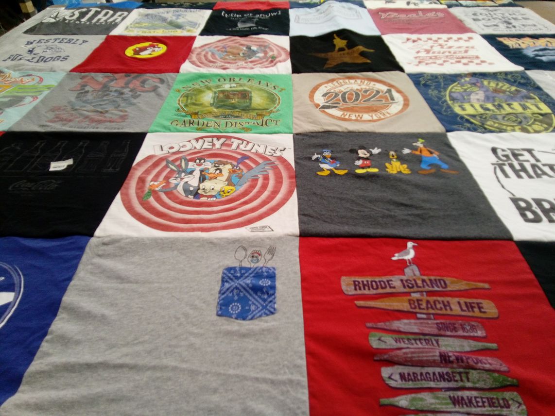 T-shirt quilt with beach, travel themes by Jaclyn from RI