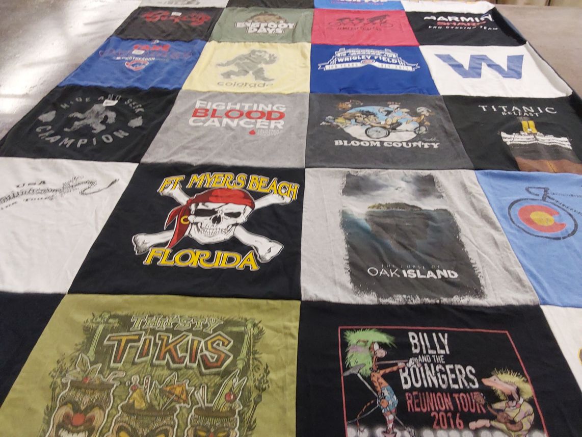 T-shirt quilt with beach, comics themes by Jay from CO