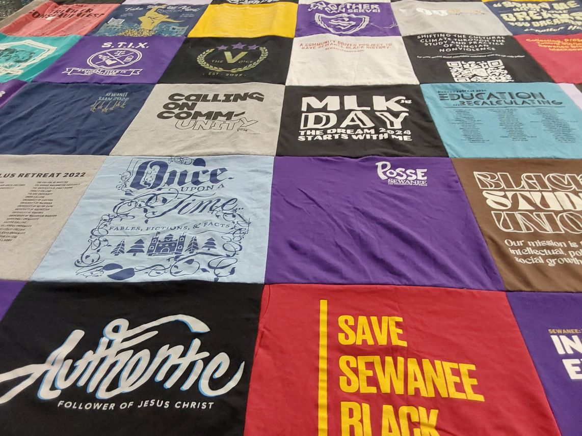 T-shirt quilt from the university of the south by TARNEKA from TN