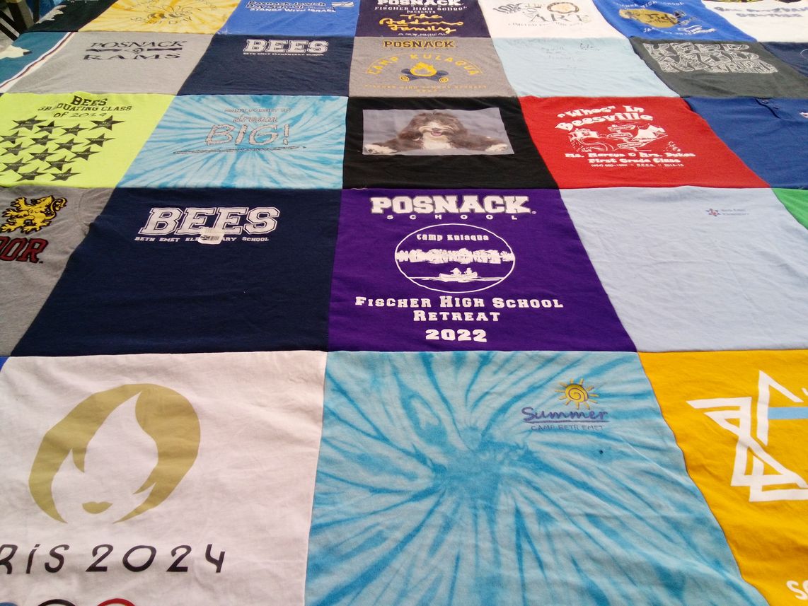 T-shirt quilt featuring bees by Lori from FL
