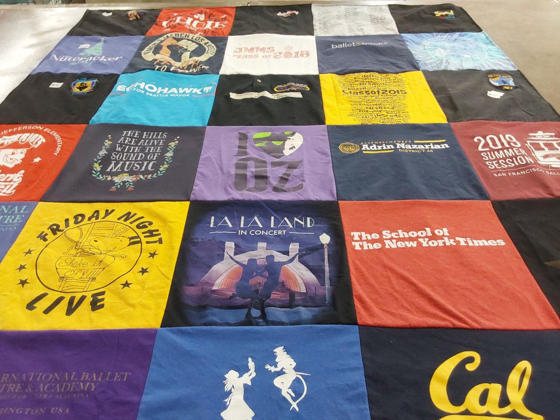 T-shirt quilt from california university by Yukako from CA