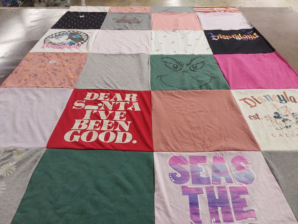 T-shirt quilt with amusement parks, disneyland themes by Jill from UT