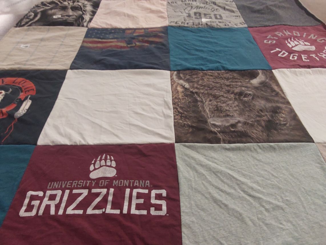 T-shirt quilt featuring grizzlies by Ashton from MT