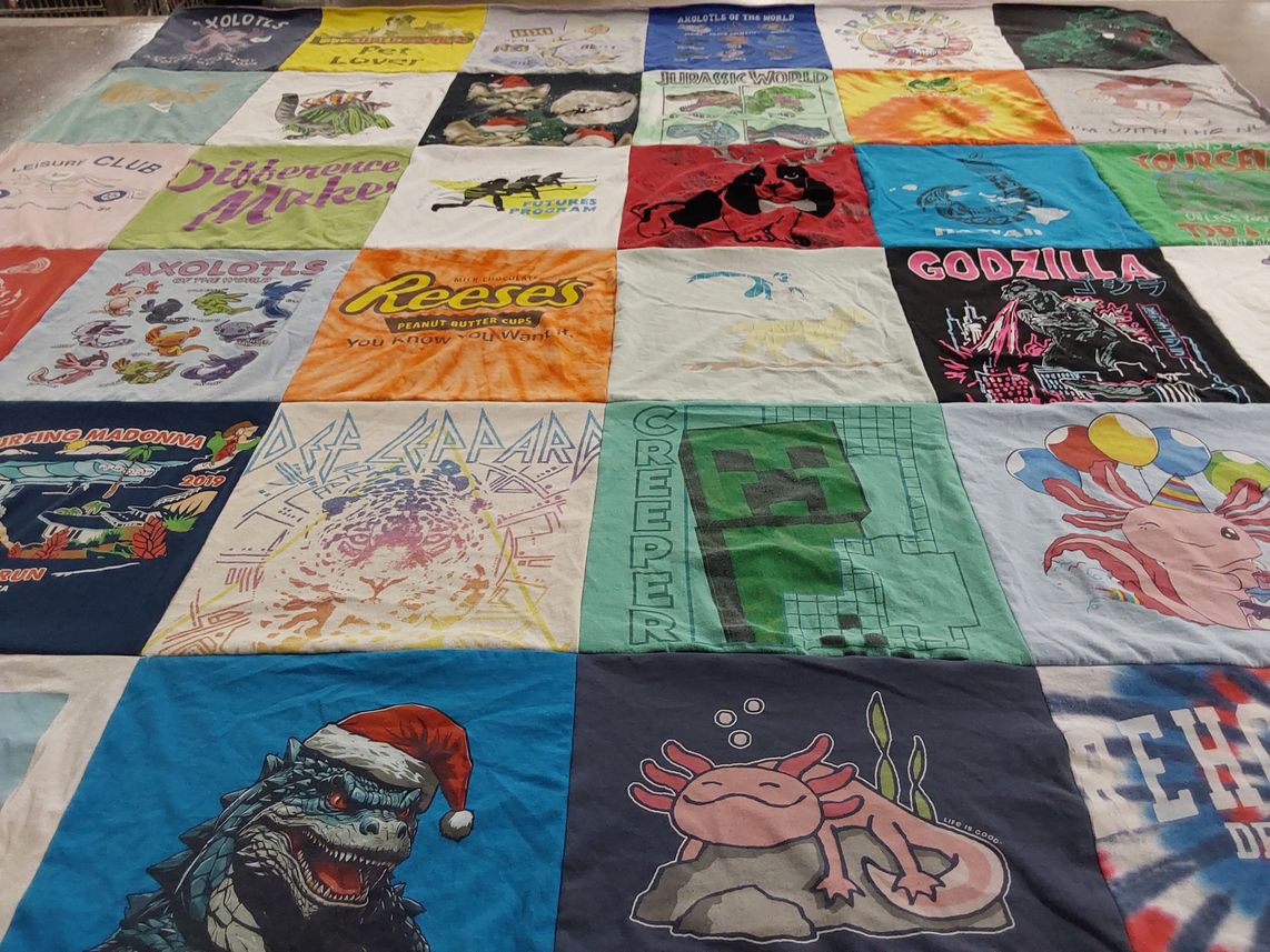 T-shirt quilt with animation, music themes by Molly from MD