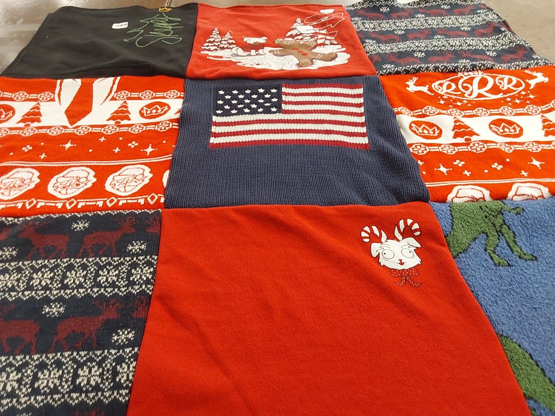 T-shirt quilt with holiday, christmas themes by Oscar from CA