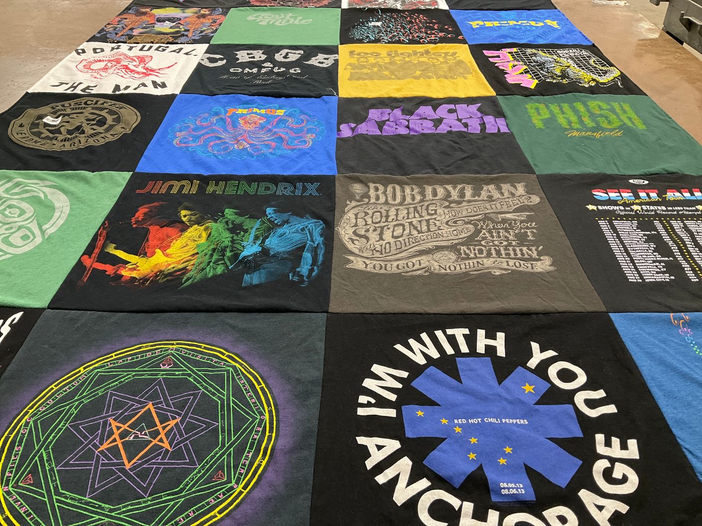 T-shirt quilt with music, rock themes by Tiffany from AK