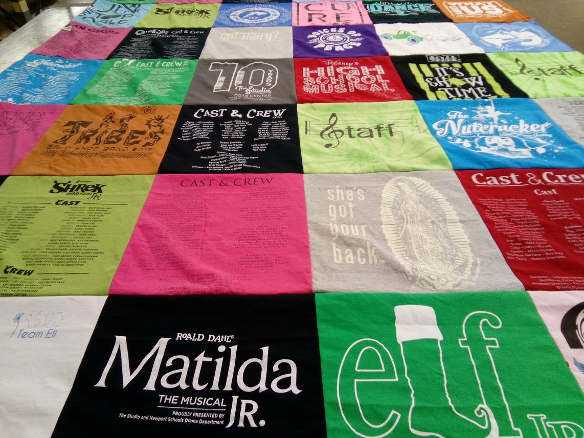 T-shirt quilt with theater, performance themes by Cale from AR