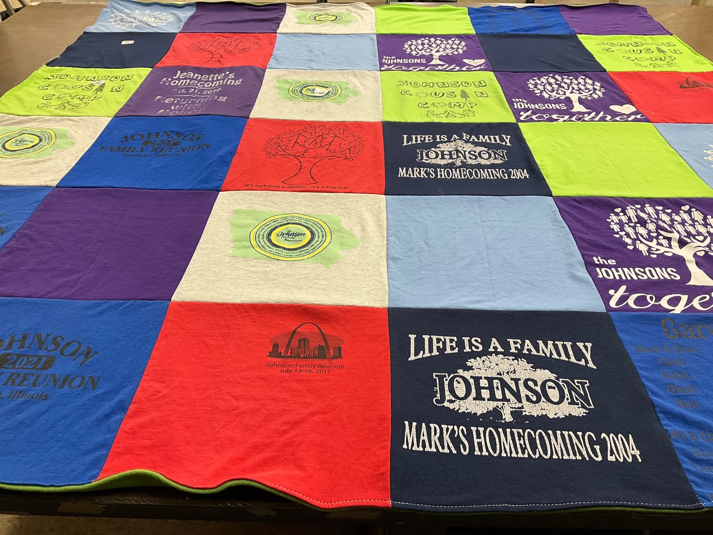 T-shirt quilt with family, reunions themes by Jessica from UT