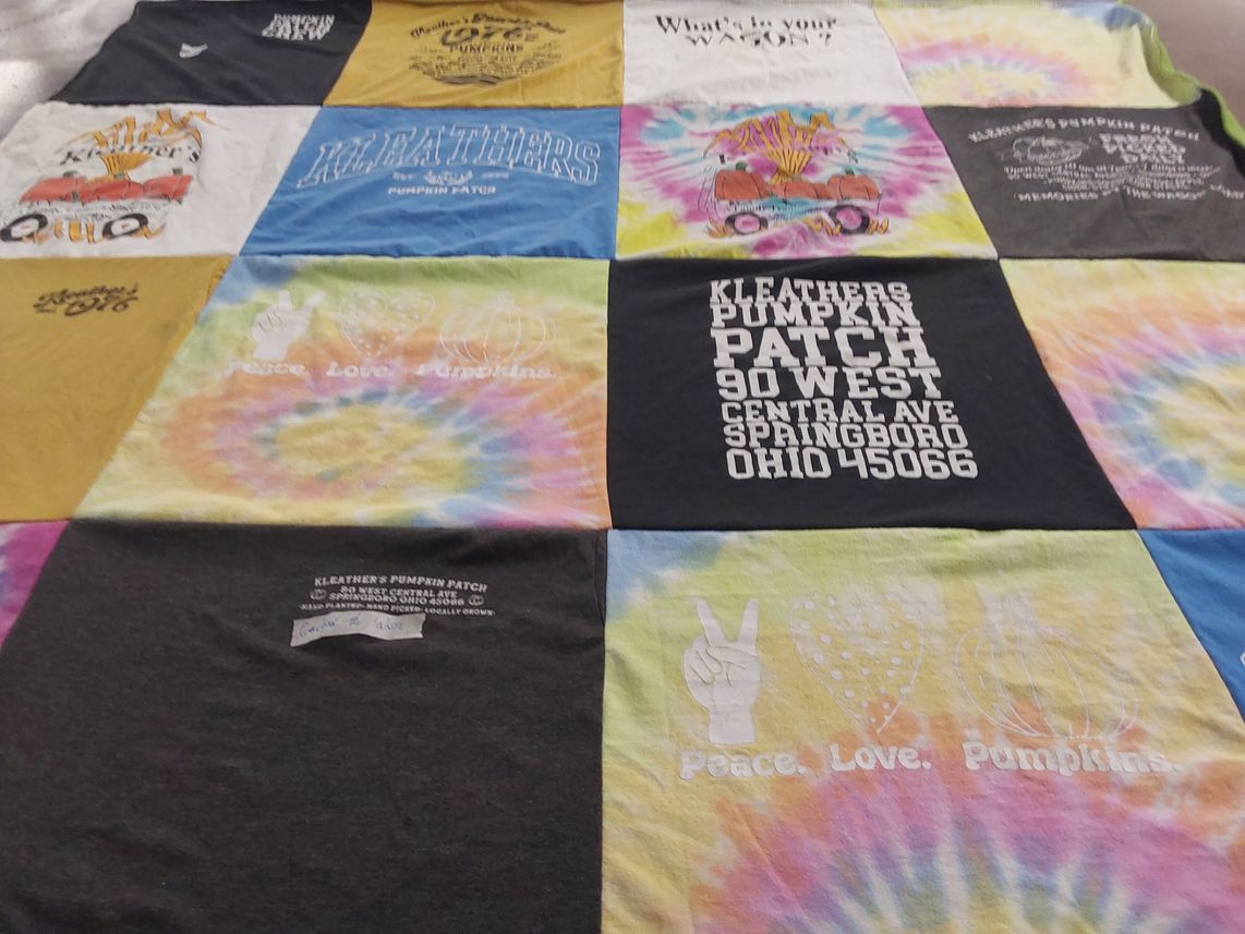 T-shirt quilt with pumpkin patch themes by Natala from OH