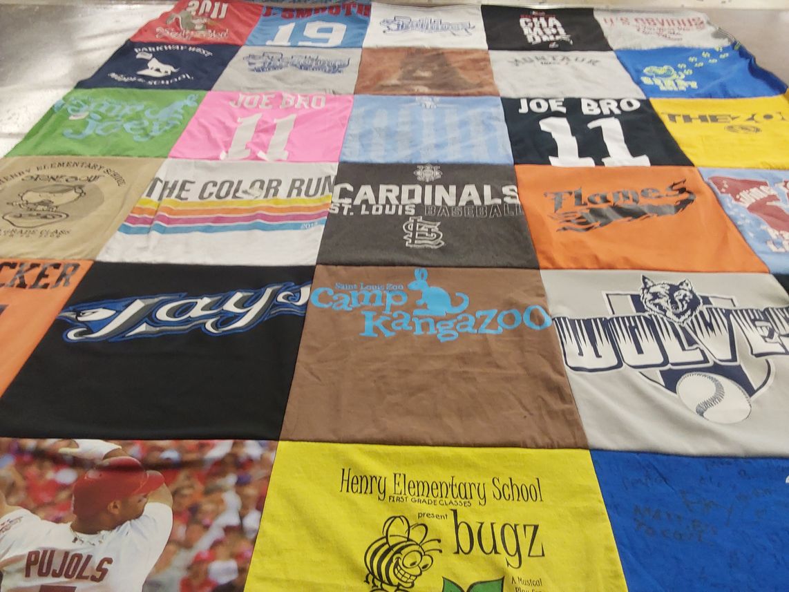 T-shirt quilt featuring st. louis cardinals by Elizabeth from MO