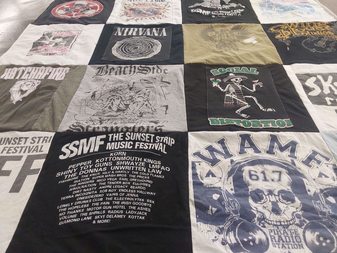 T-shirt quilt with music, festivals themes by Antje from HI