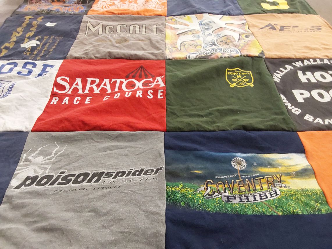 T-shirt quilt with bicycles, racing themes by Lindsay from AZ