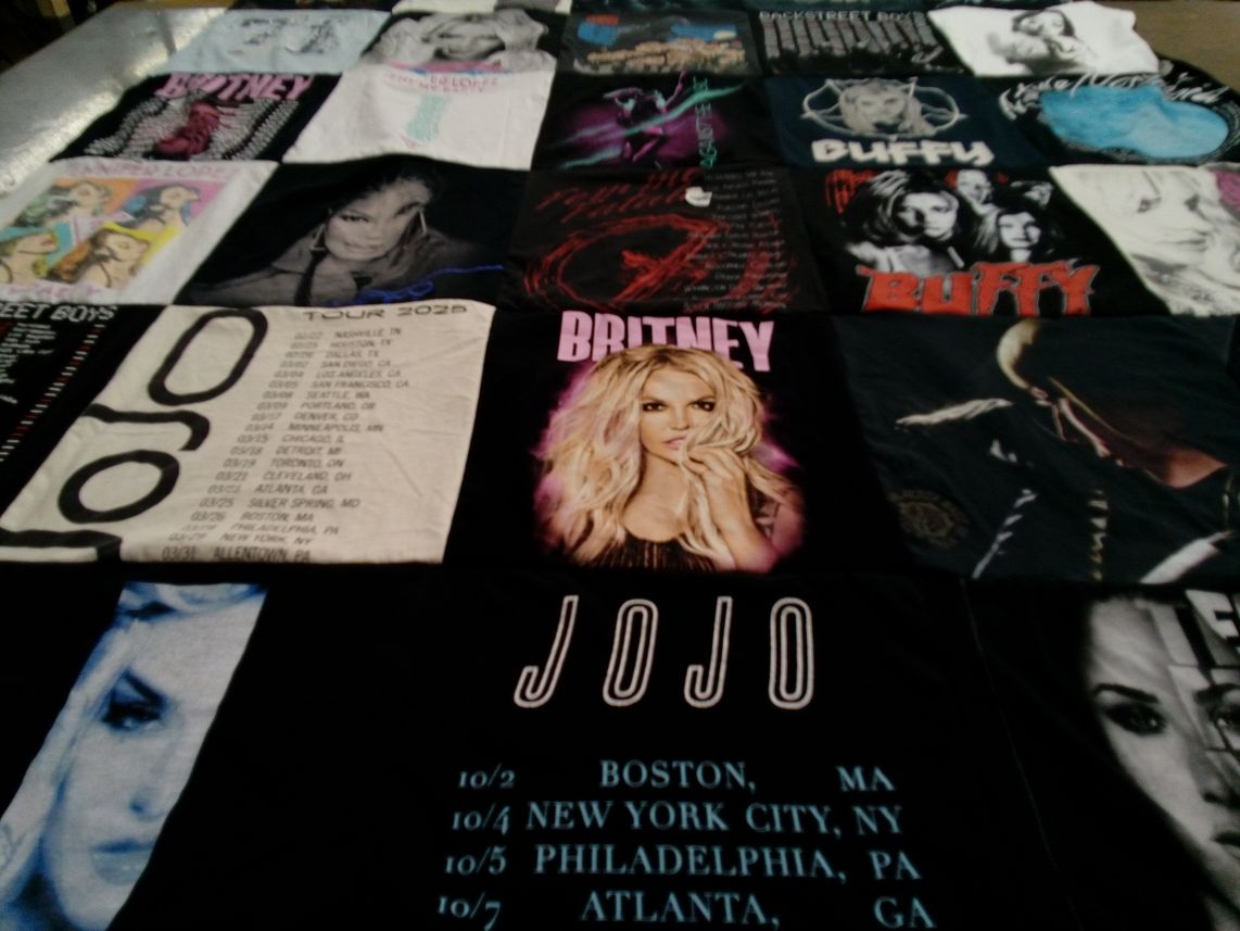 T-shirt quilt with music, pop themes by DAMARIS from NY