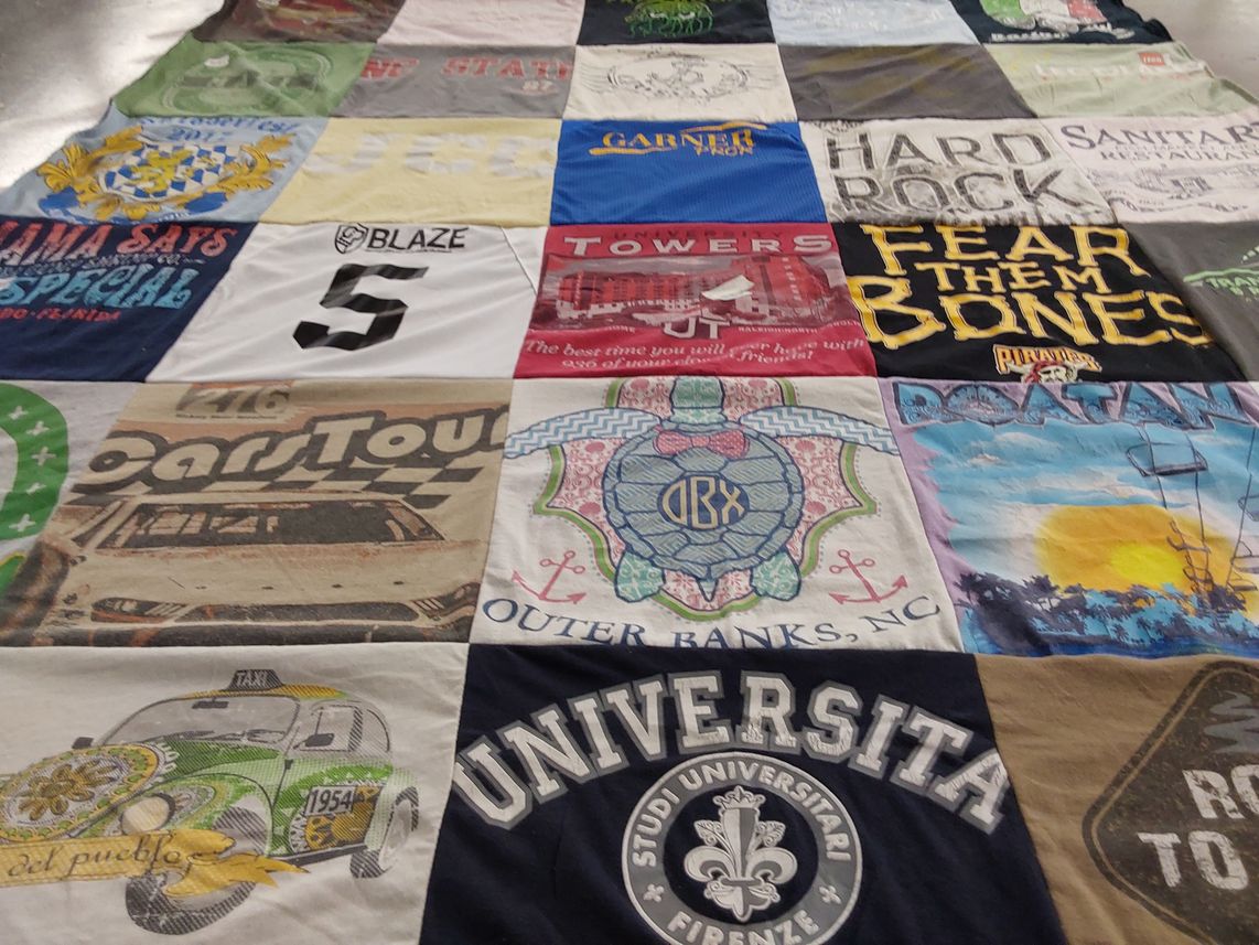 T-shirt quilt from università dei studi universitari, outer banks by Ashley from NC
