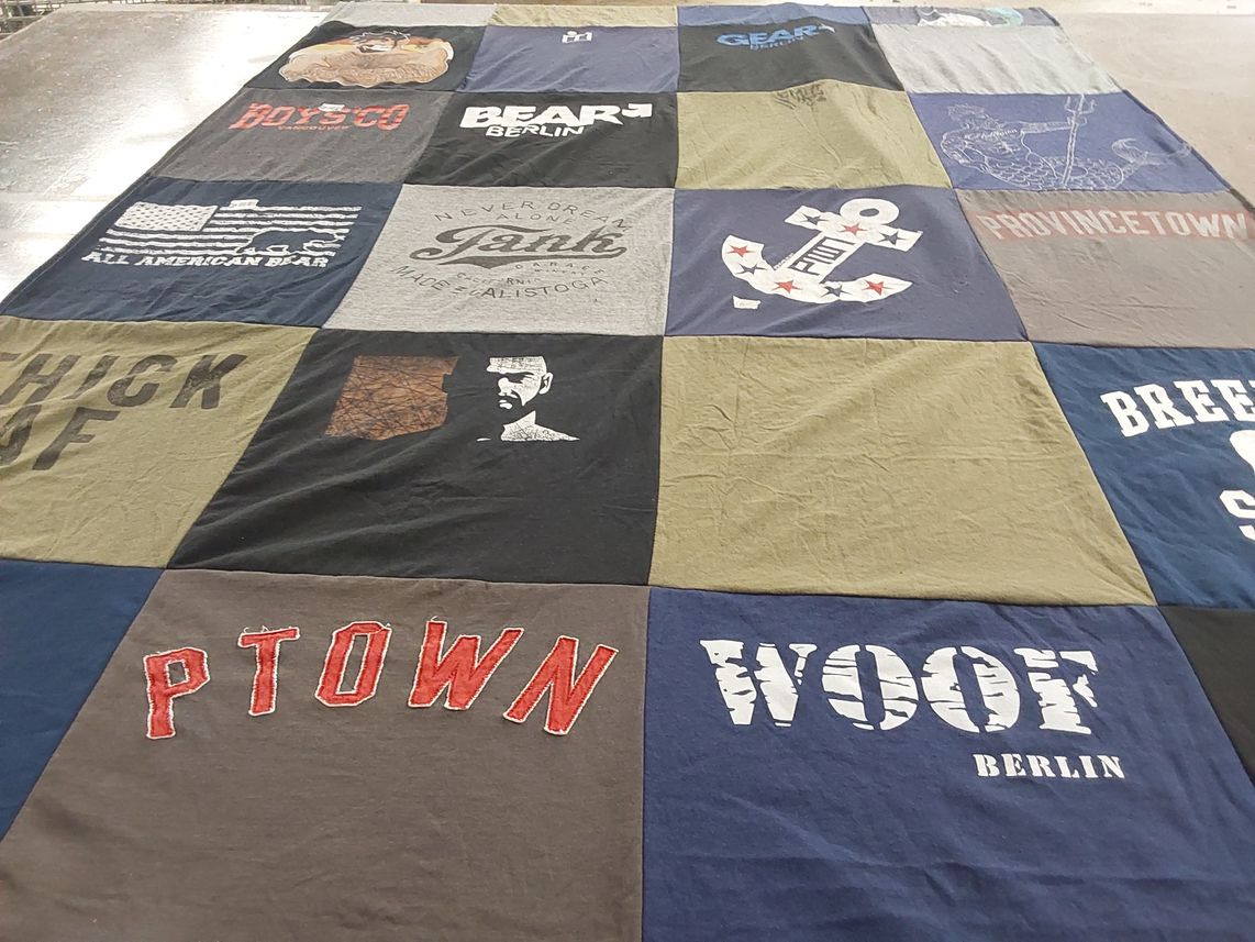 T-shirt quilt with all american bear themes by Loyd from FL