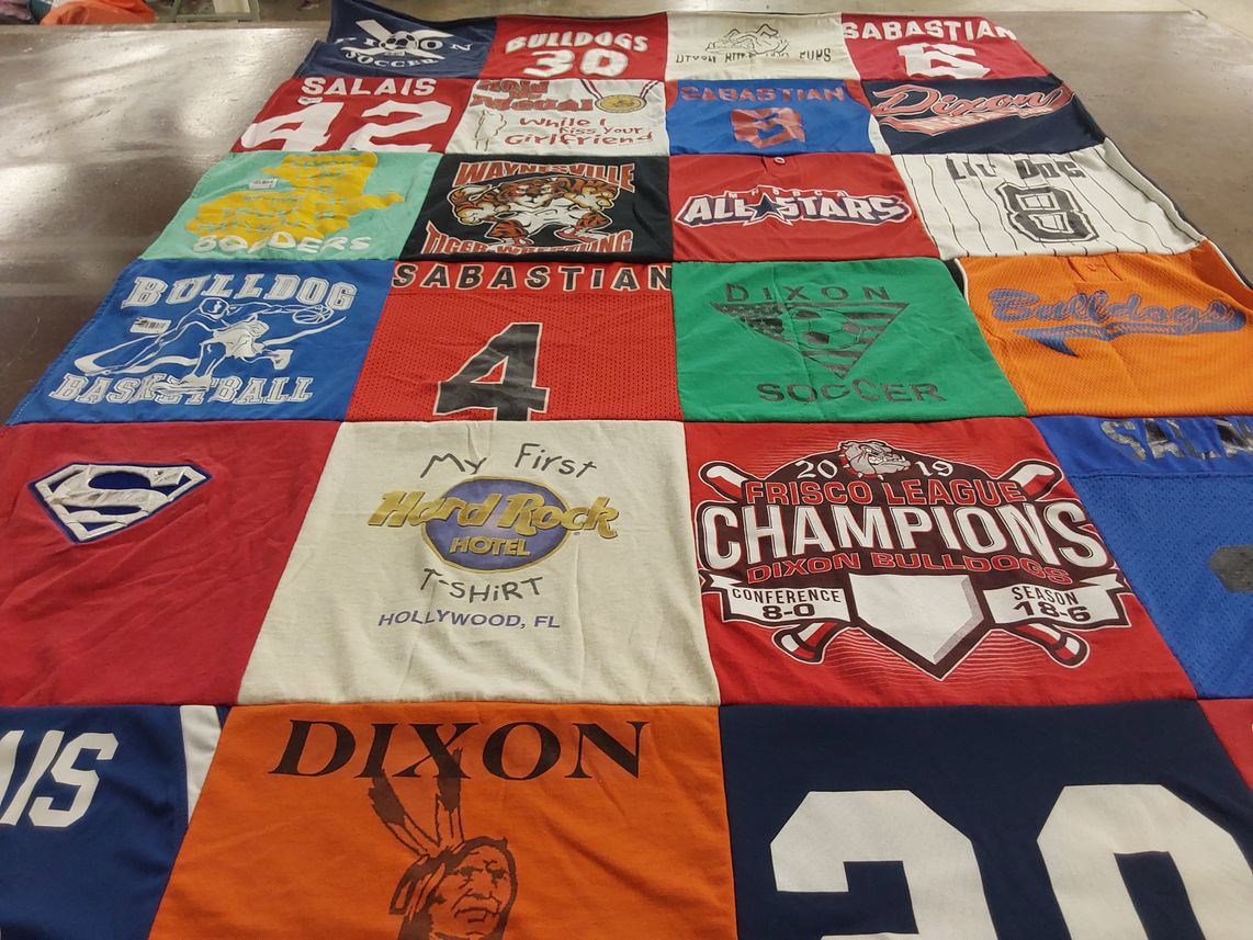 T-shirt quilt featuring dixon bulldogs by Cesar from MO