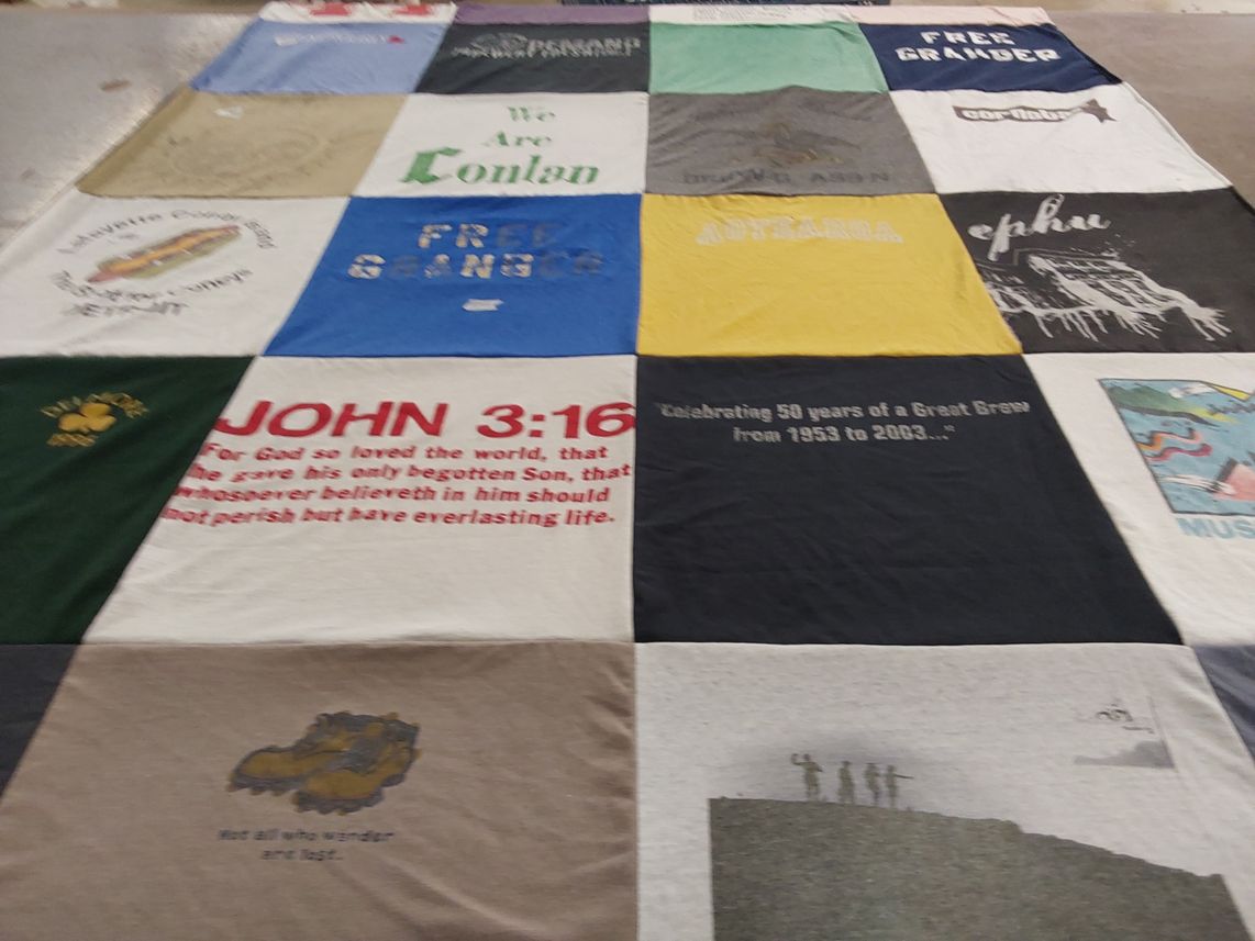 T-shirt quilt from lafayette college by Briana from MO