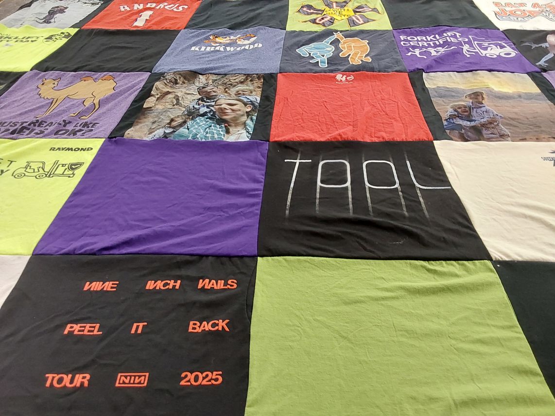 T-shirt quilt with music, concerts themes by Arnaud from NY