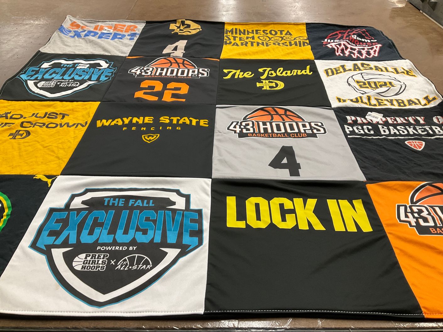 T-shirt quilt from wayne state college by Mikay from MN