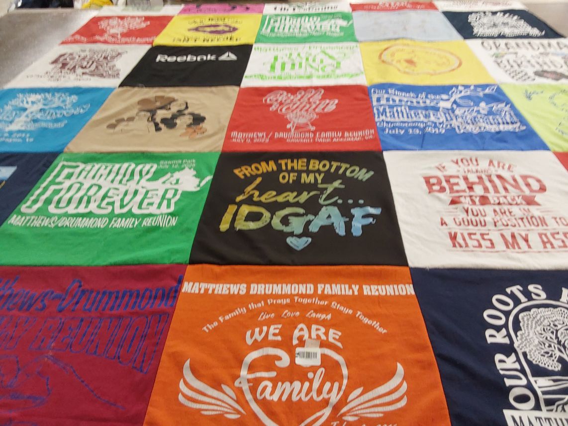 T-shirt quilt with family reunion themes by Cleo from MD