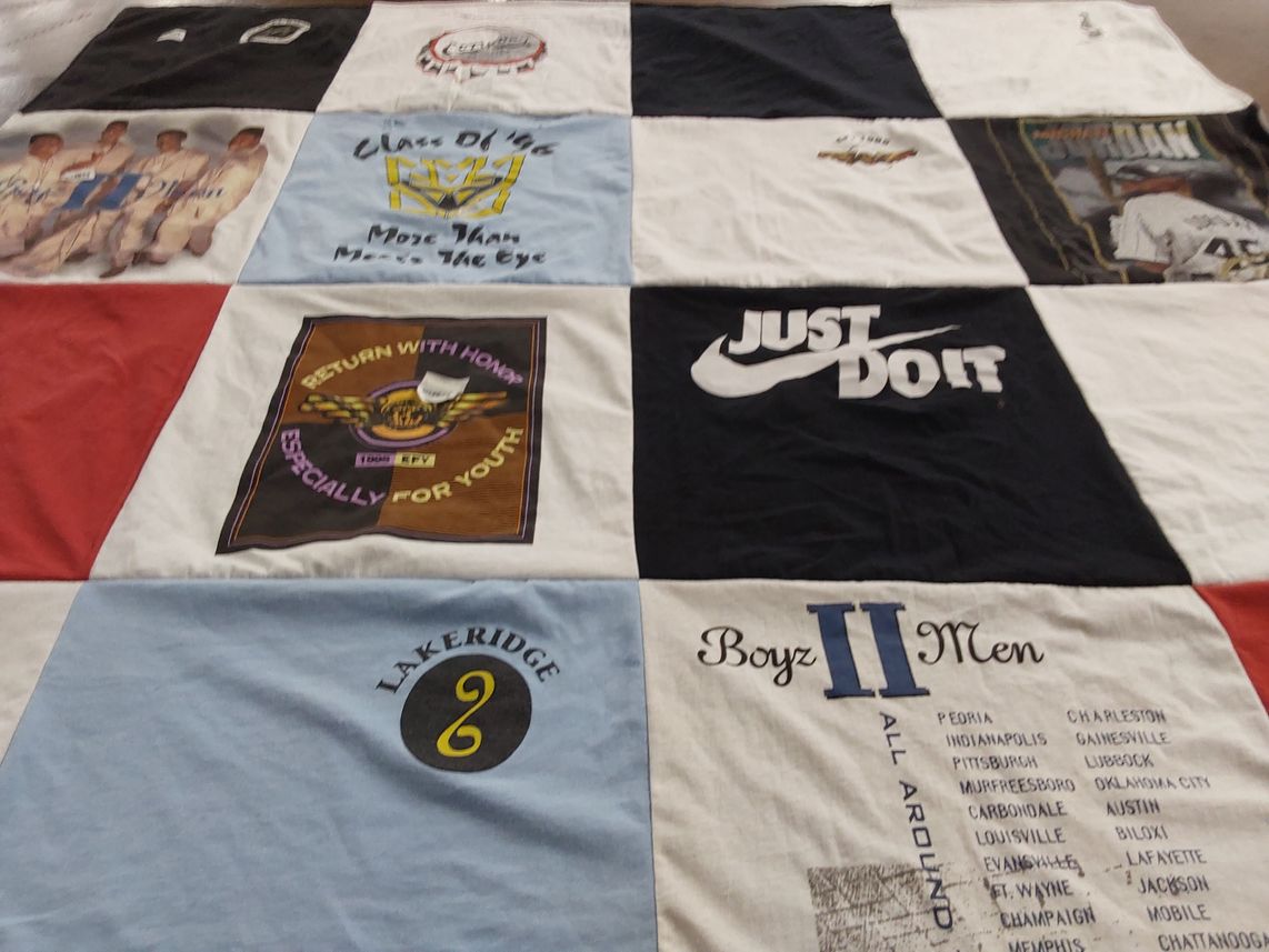 T-shirt quilt from lakeridge high school by Maryann from VA