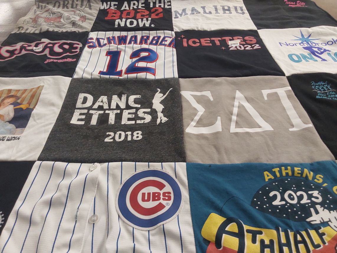 T-shirt quilt featuring chicago cubs by Noreen from IL