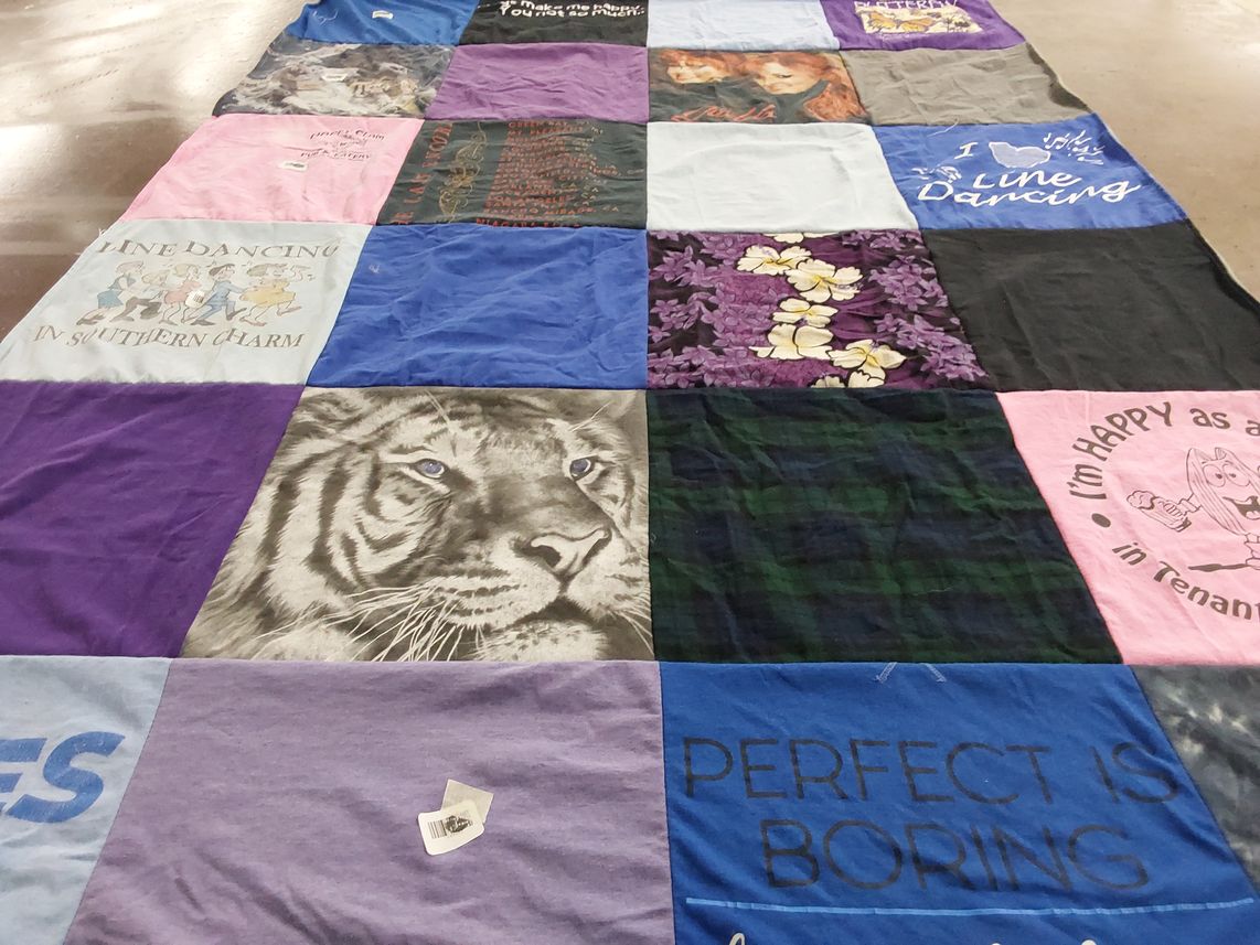 T-shirt quilt with dancing themes by Yvonne from ME
