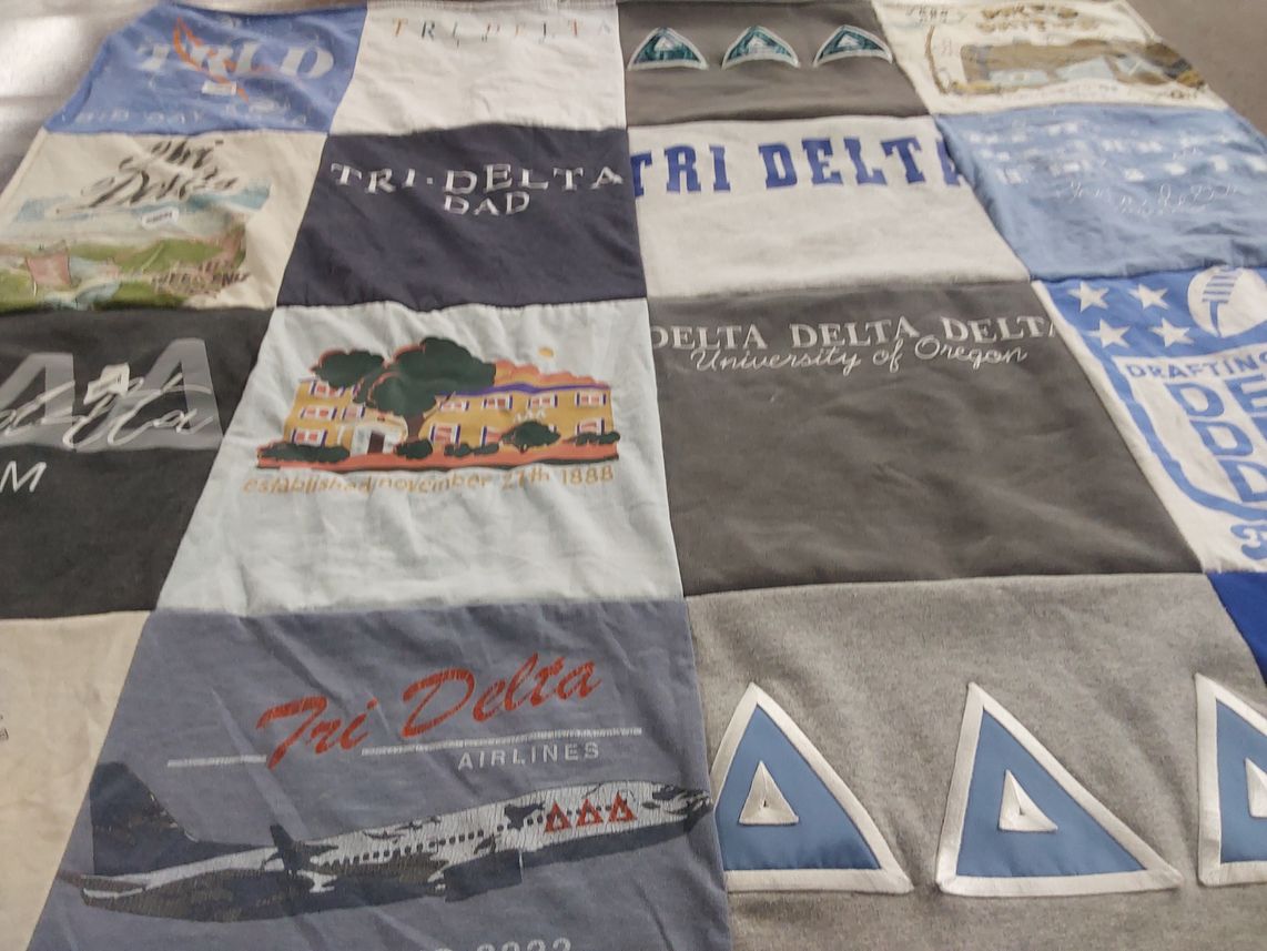 T-shirt quilt from university of oregon by Kaitlyn from CA