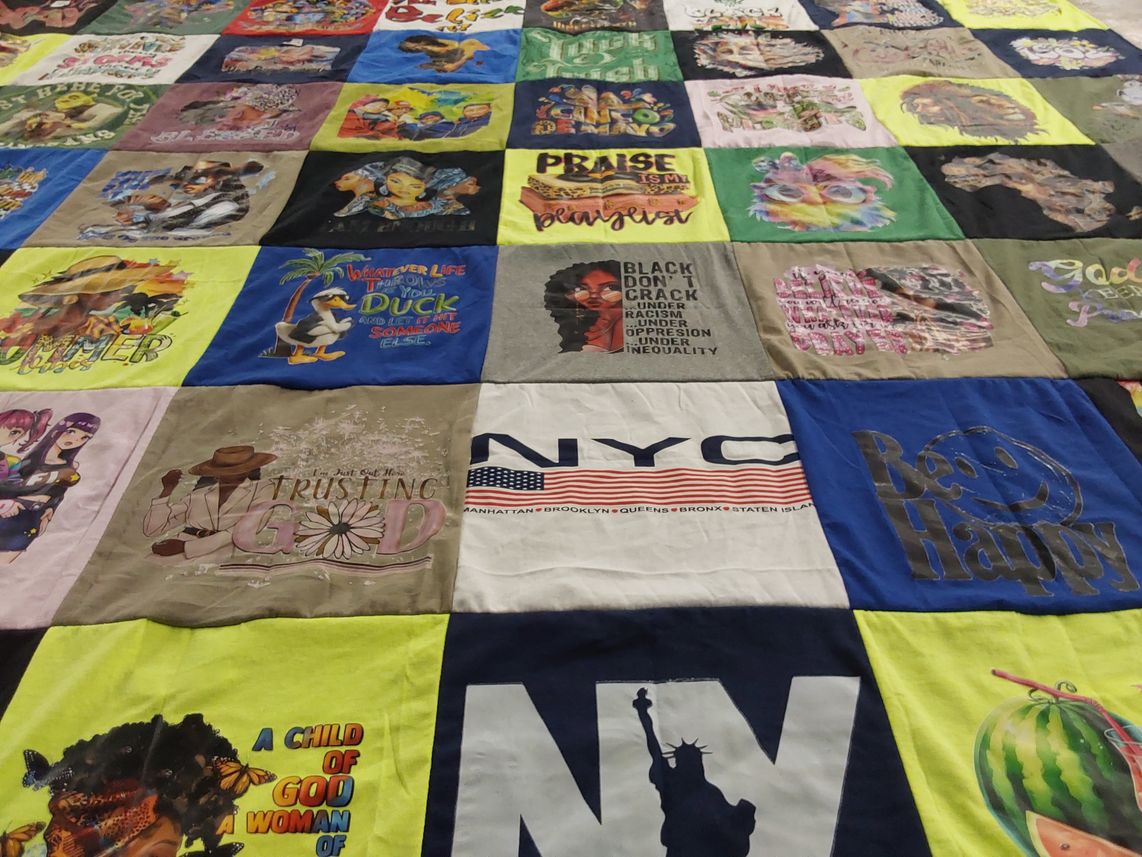 T-shirt quilt with animated characters, quotes themes by Daphne from GA