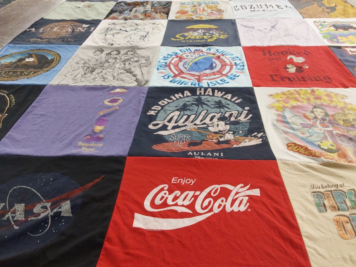T-shirt quilt with travel, cruising themes by Suji from CA