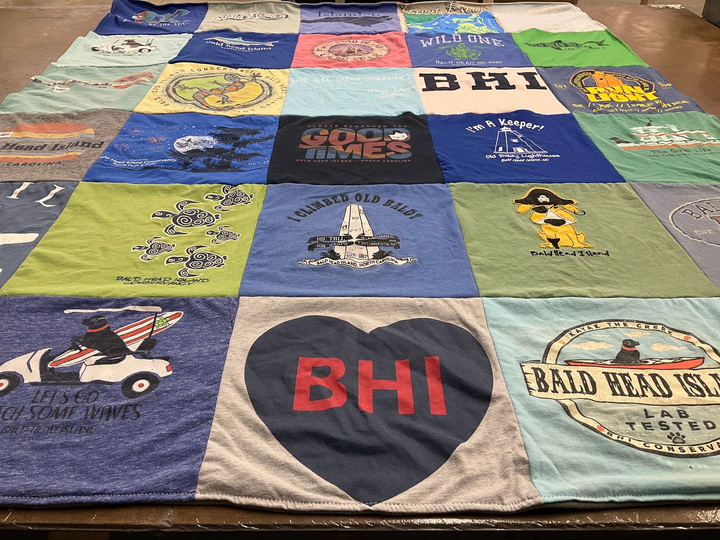 T-shirt quilt with beaches, wildlife themes by Lauren from MO