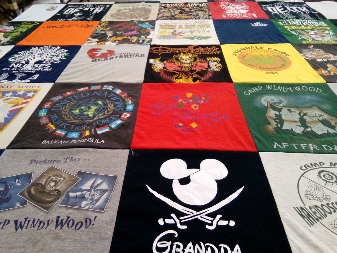 T-shirt quilt with camps, scouting themes by Thomas from LA