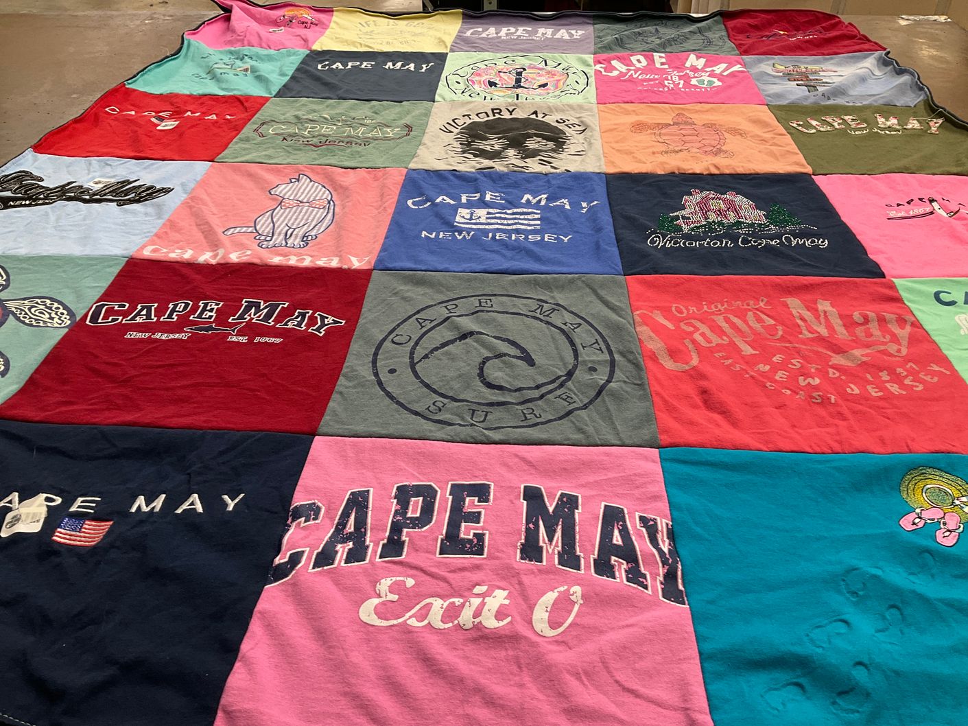 T-shirt quilt with beach, vacation themes by Linda from AR