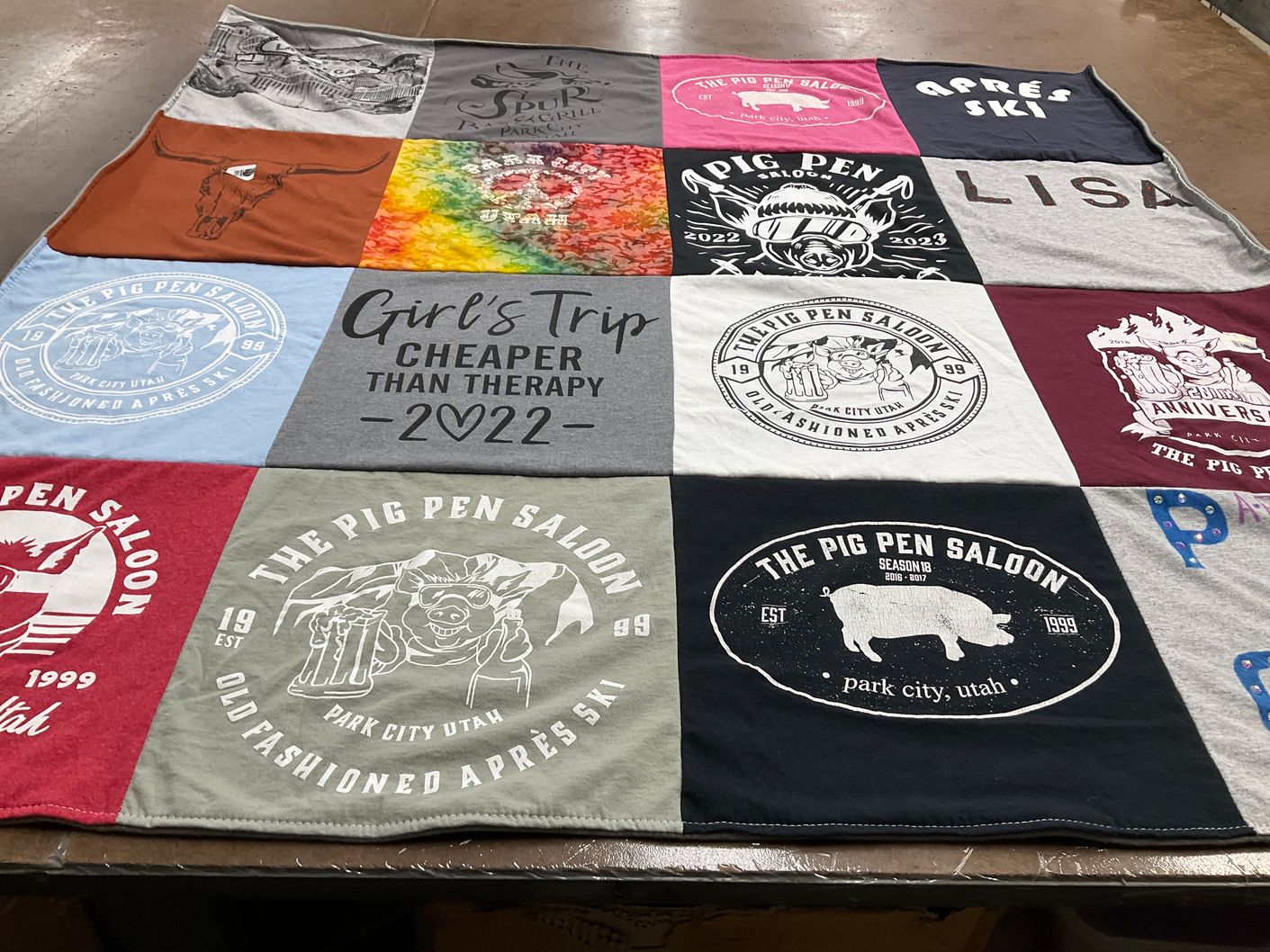 T-shirt quilt with après ski, travel themes by Lisa from AZ