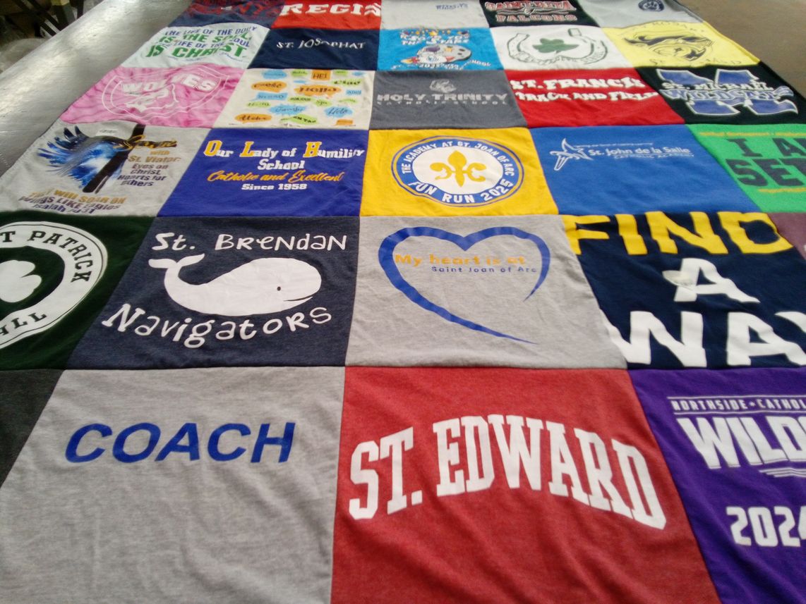 T-shirt quilt featuring wolves, navigators by Gregory from IN