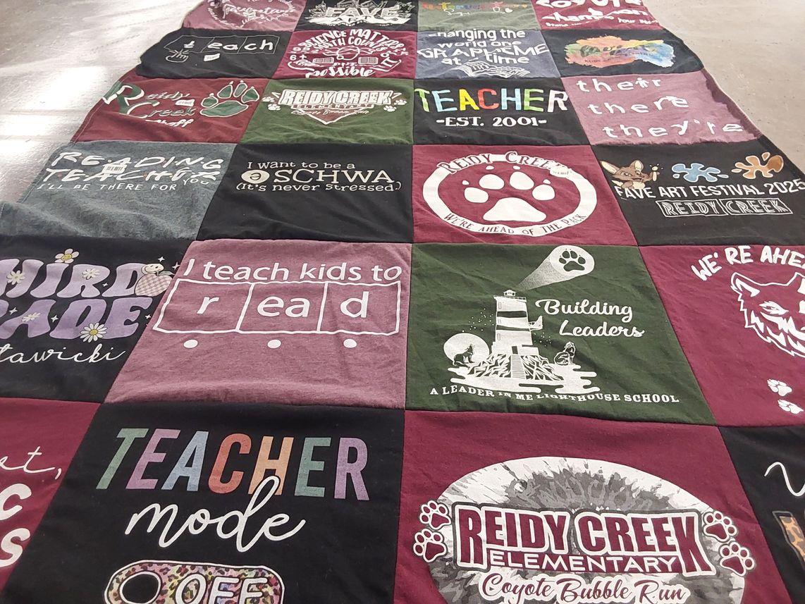 T-shirt quilt from reidy creek elementary by Kellie from CA