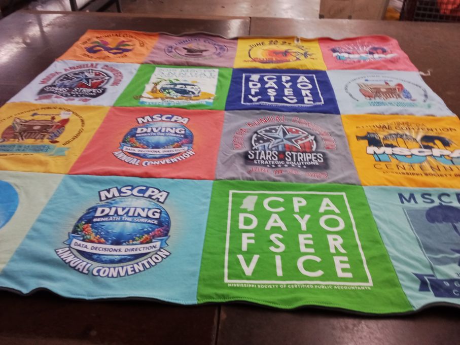 T-shirt quilt with diving, accounting themes by Neal from MS