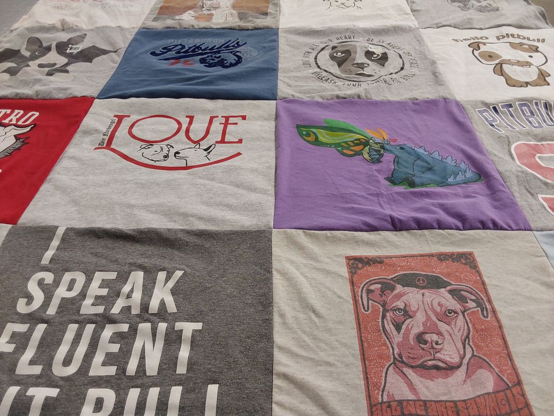 T-shirt quilt with dogs, pit bulls themes by Susan from IL